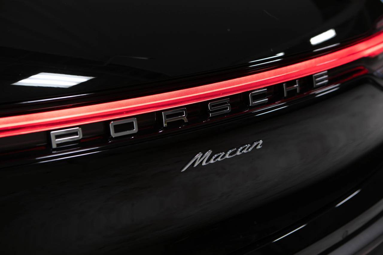 Thumbnail: 2026 Porsche Macan - 15