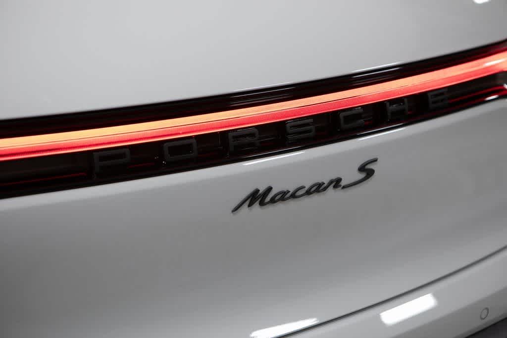 Thumbnail: 2025 Porsche Macan - 37