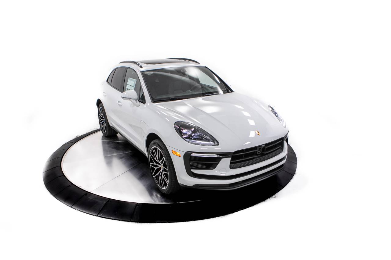 Thumbnail: 2026 Porsche Macan - 19
