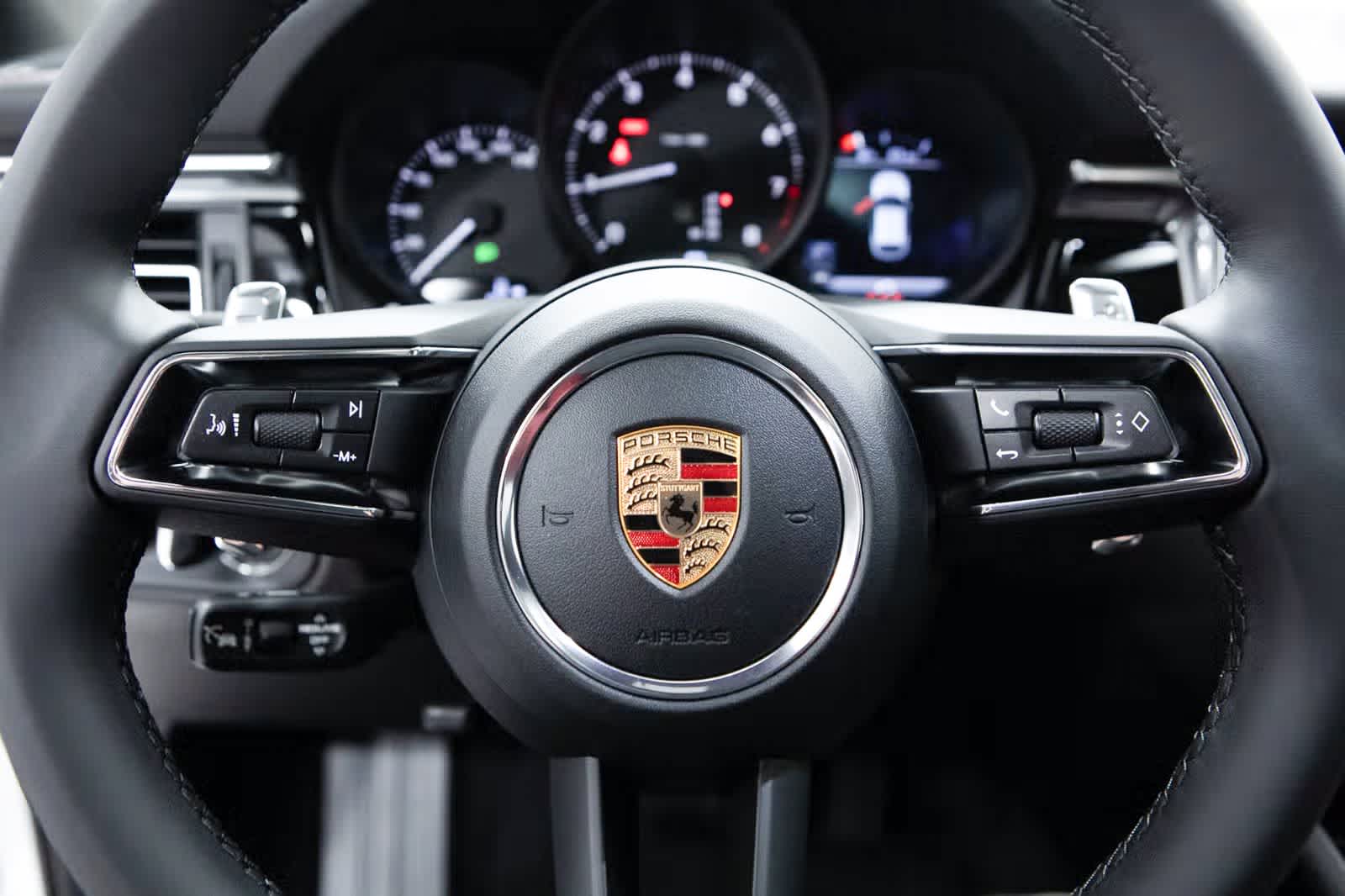 Thumbnail: 2026 Porsche Macan - 14
