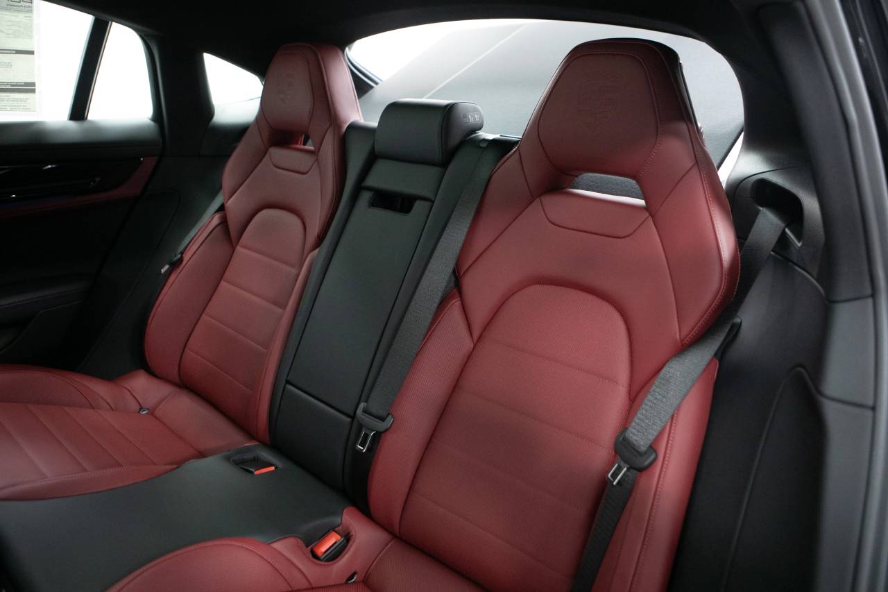 Thumbnail: 2026 Porsche Panamera - 38