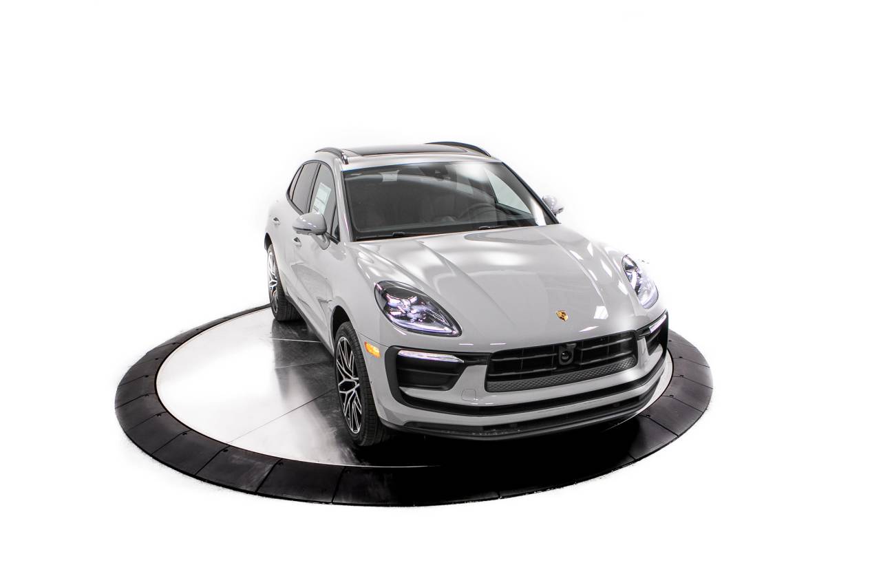 Thumbnail: 2026 Porsche Macan - 19
