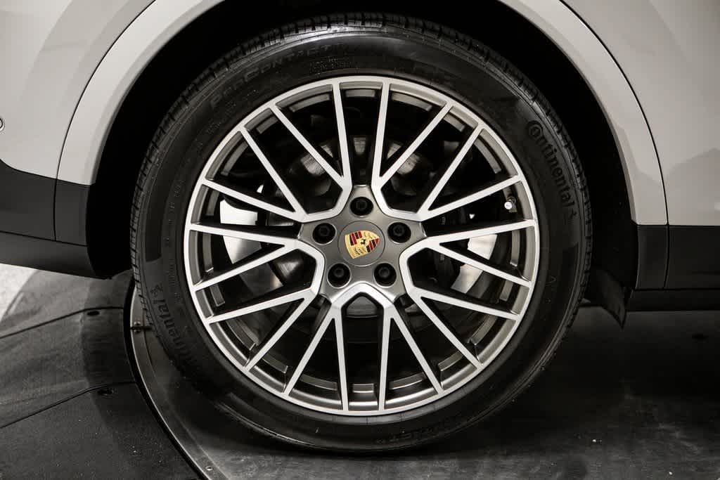 2022 Porsche Cayenne Platinum Edition 40