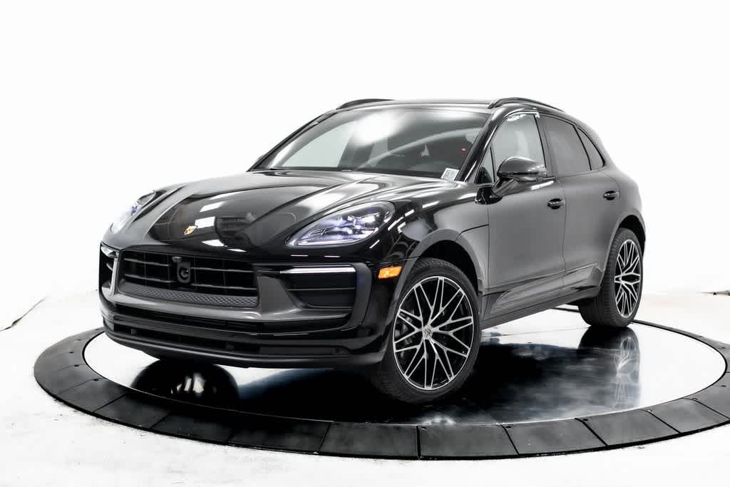 Thumbnail: 2025 Porsche Macan - 1