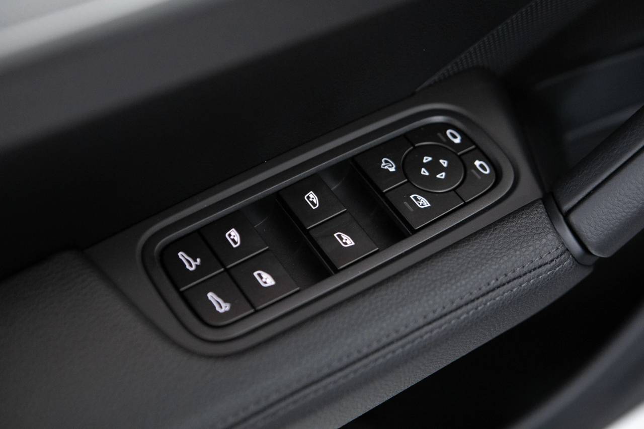 Thumbnail: 2026 Porsche Cayenne - 26