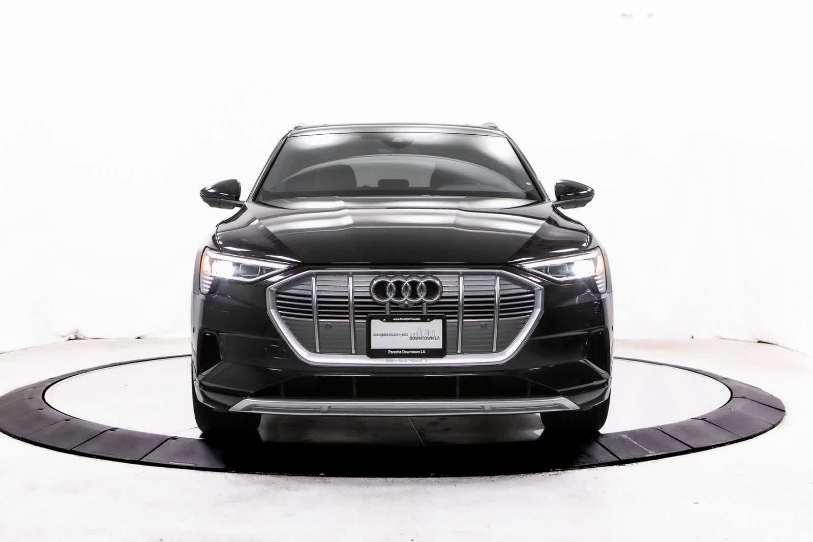 Thumbnail: 2022 Audi e-tron - 10