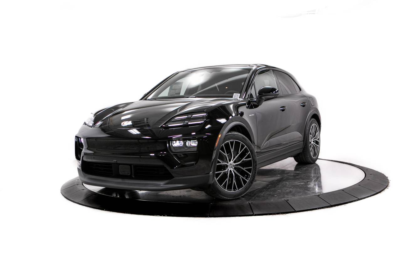 Thumbnail: 2026 Porsche Macan - 1
