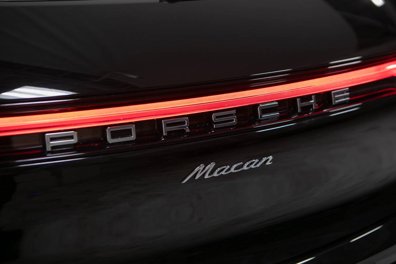 Thumbnail: 2026 Porsche Macan - 15