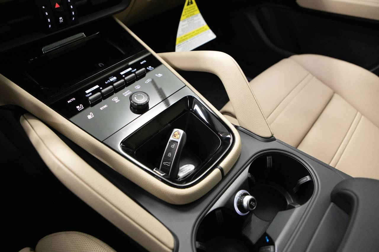 Thumbnail: 2026 Porsche  - 29