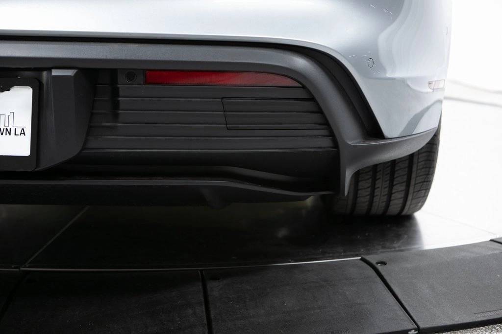 Thumbnail: 2025 Porsche Taycan - 40