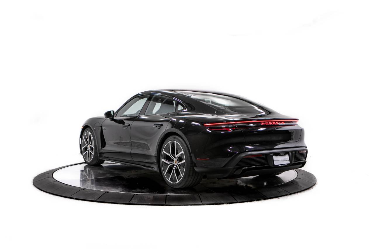 Thumbnail: 2026 Porsche Taycan - 3
