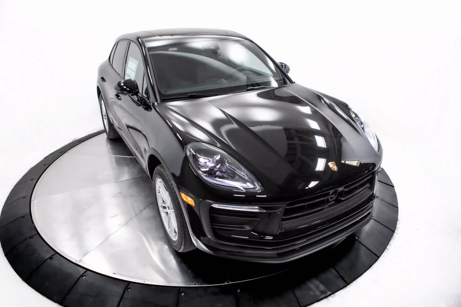 Thumbnail: 2025 Porsche Macan - 39