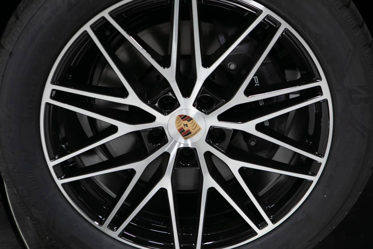 Thumbnail: 2026 Porsche Cayenne - 11