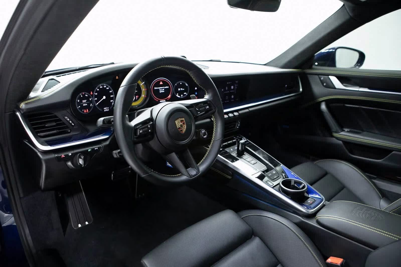 Thumbnail: 2023 Porsche 911 - 4