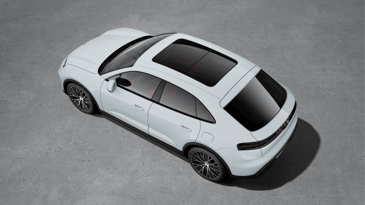 Thumbnail: 2026 Porsche Macan - 4