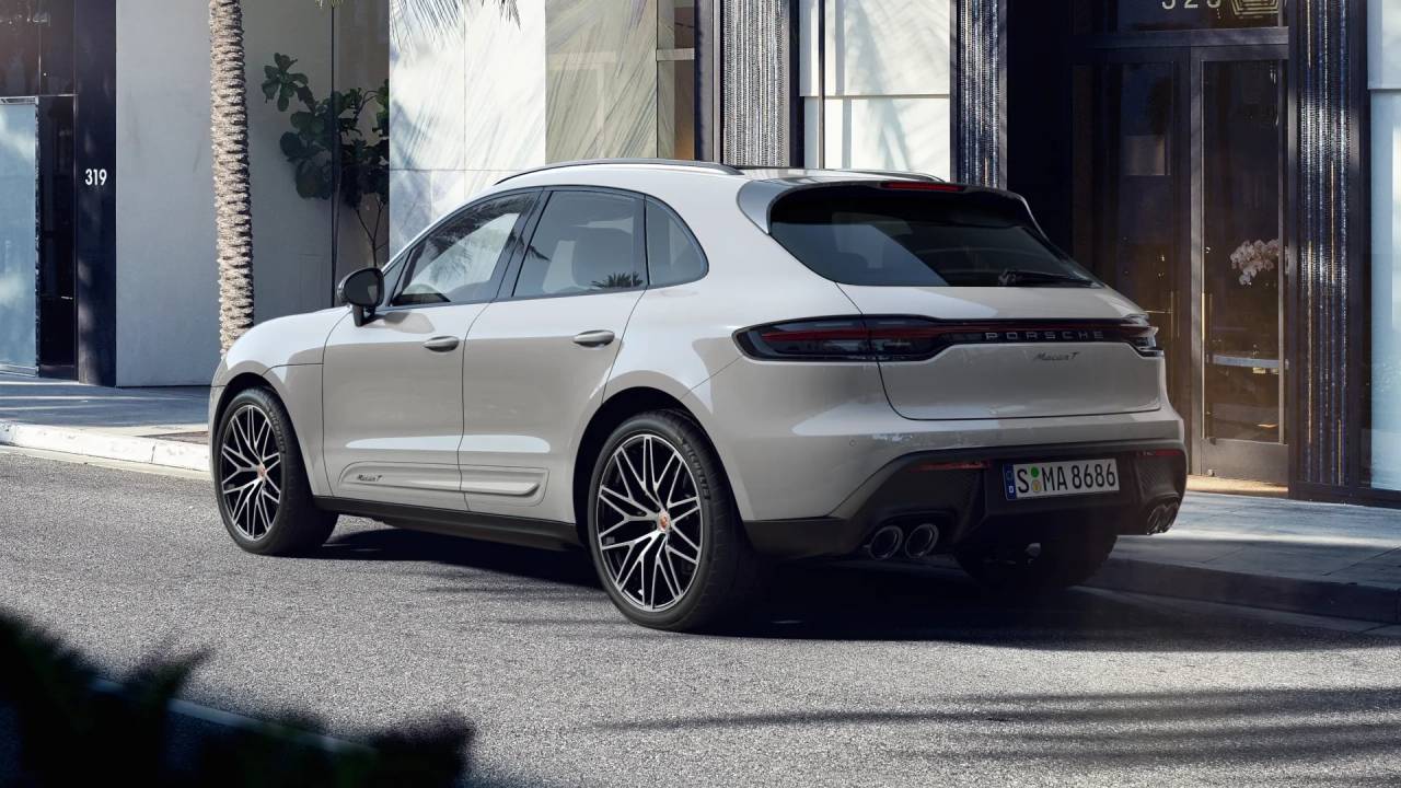 2025 Porsche Macan T photo 3