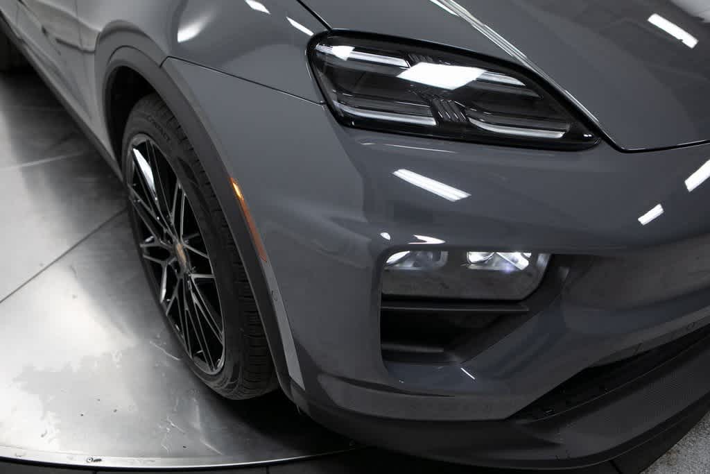 Thumbnail: 2025 Porsche Macan - 12