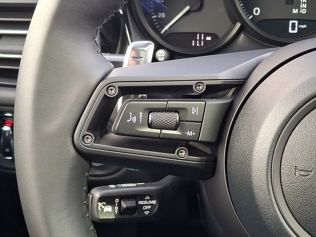 2026 Porsche Macan T - Photo 22