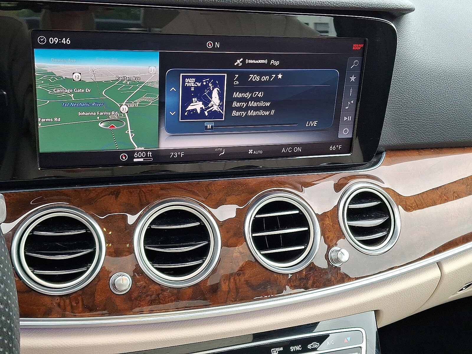 2018 Mercedes Benz E 300 4MATIC photo 3