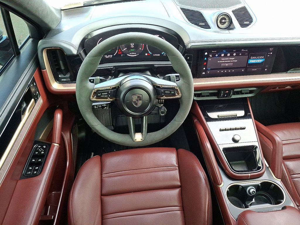 2025 Porsche Cayenne Coupe Turbo E-Hybrid - Photo 15