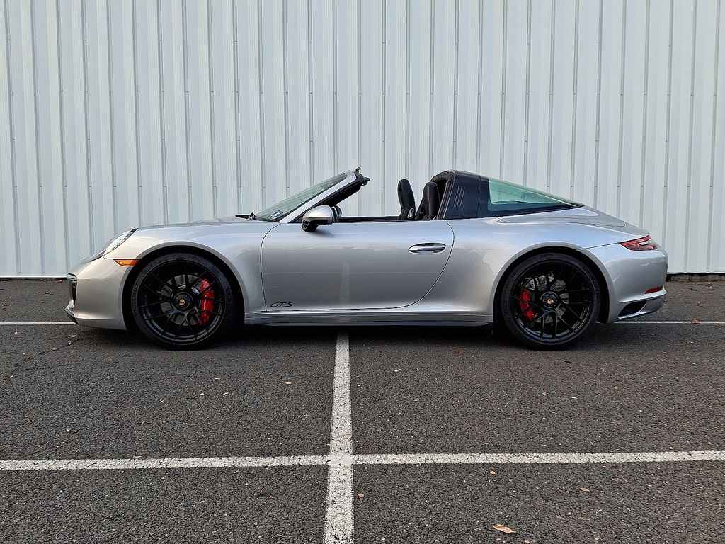 2019 Porsche 911 Targa 4 GTS photo 2