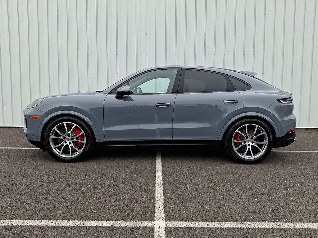 2025 Porsche Cayenne Coupe S photo 2