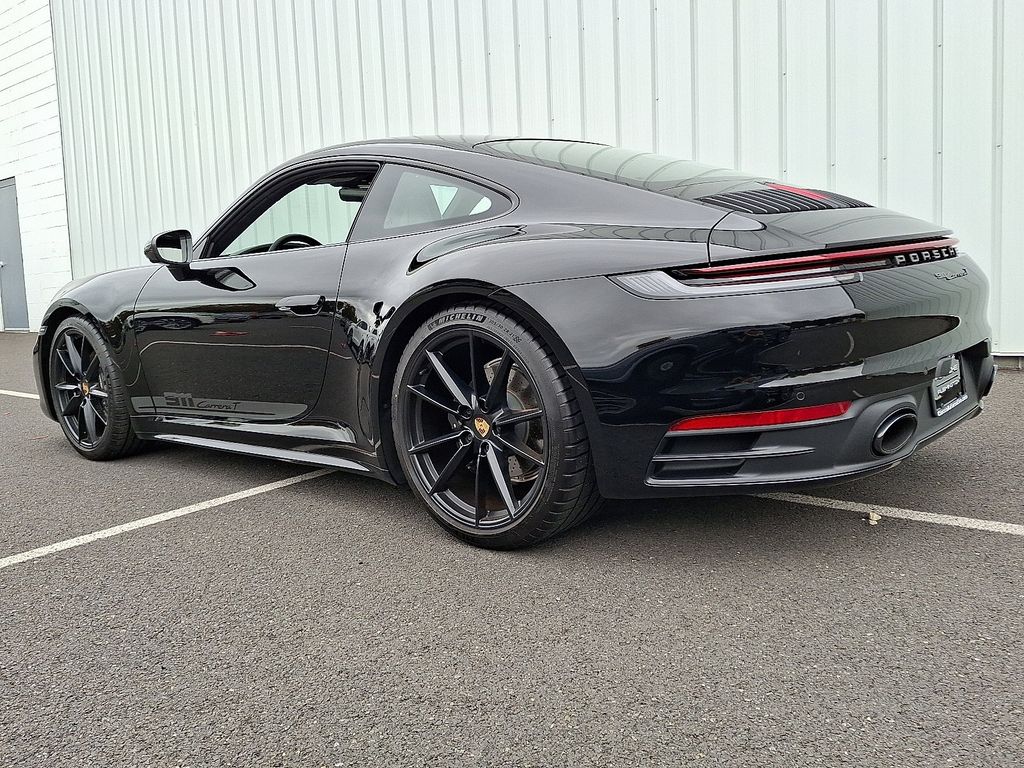 2024 Porsche 911 T photo 3