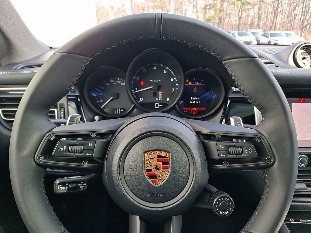 2026 Porsche Macan T - Photo 21