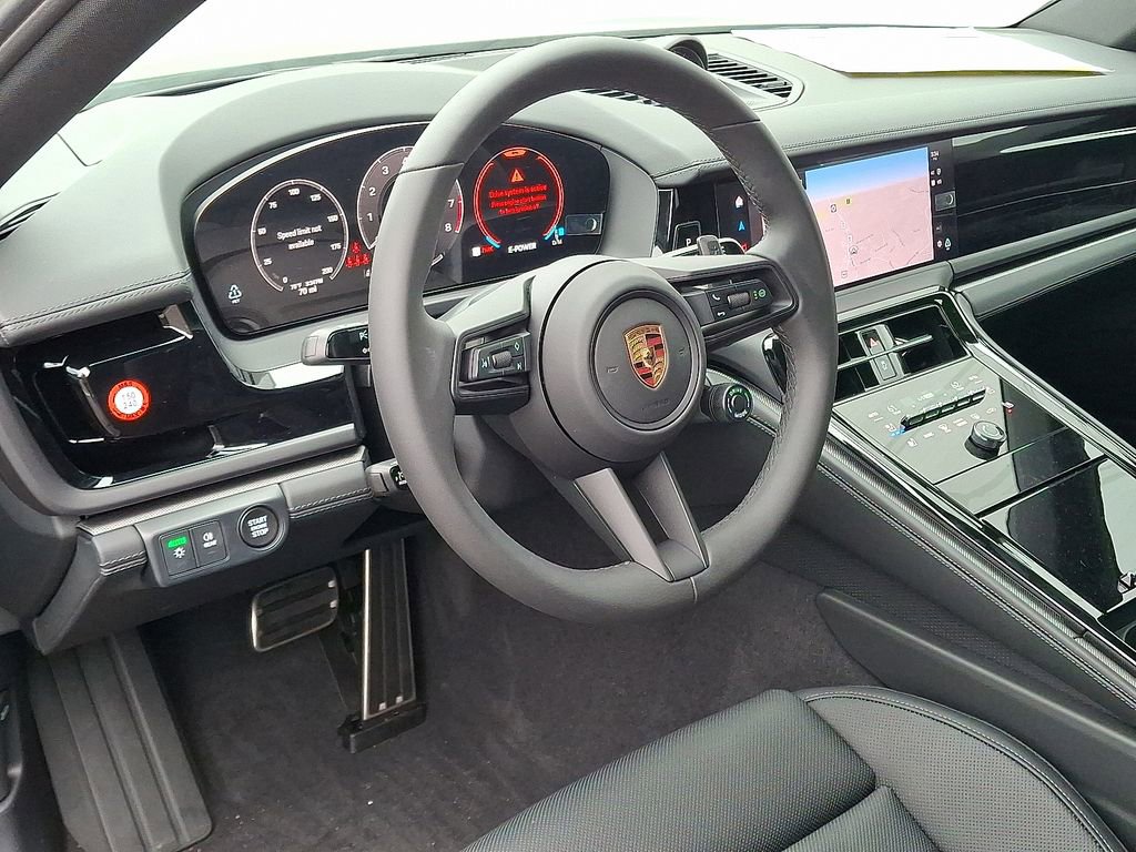 2025 Porsche Panamera E-Hybrid 4 photo 4