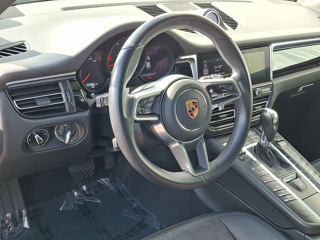 2021 Porsche Macan Base photo 4
