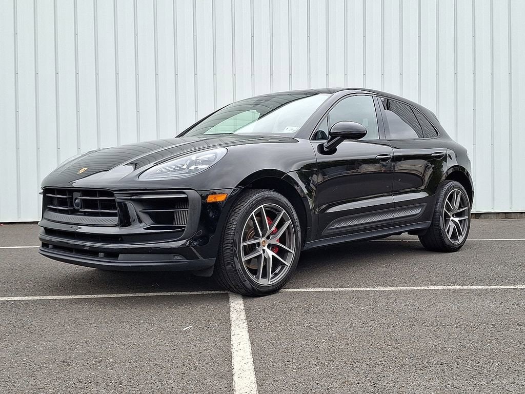 2023 Porsche Macan S's photo