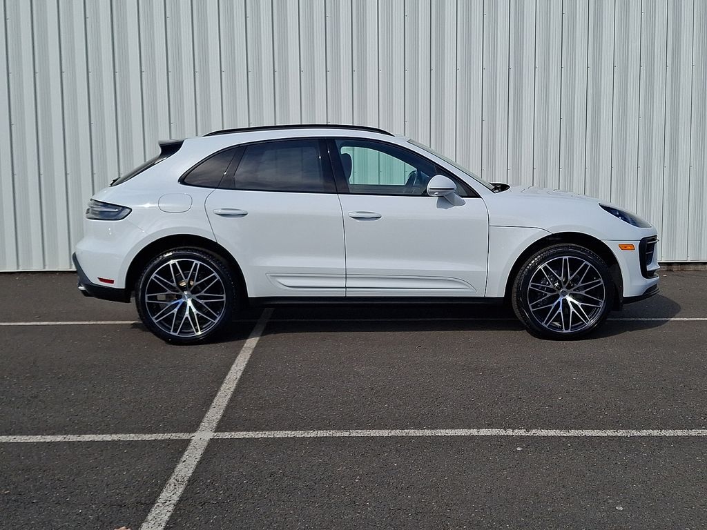 2026 Porsche Macan Base - Photo 8