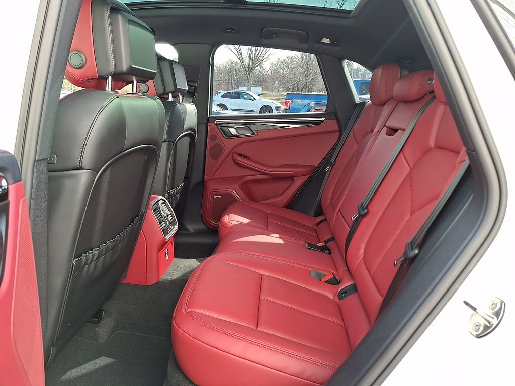 2026 Porsche Macan Base - Photo 14
