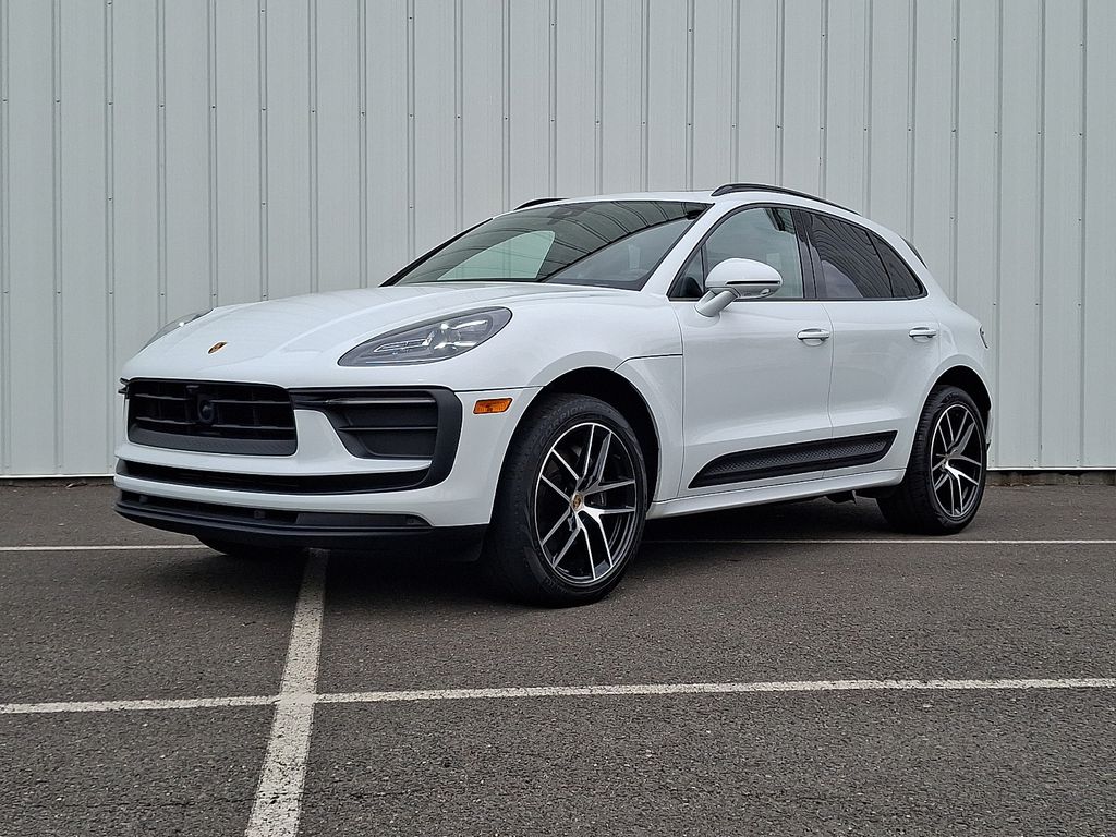 2023 Porsche Macan -'s photo