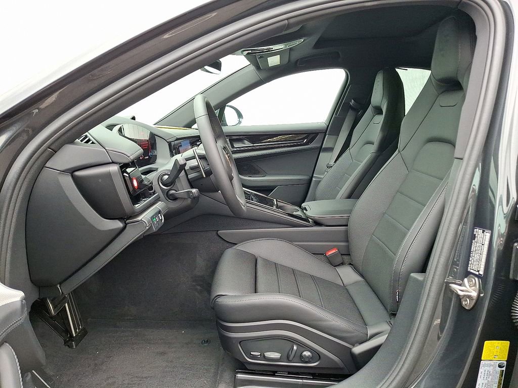 2025 Porsche Panamera 4 E-Hybrid - Photo 5