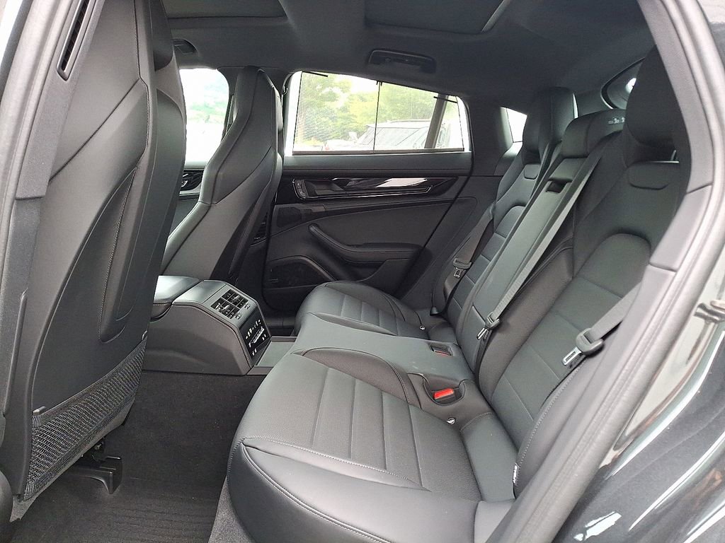 2025 Porsche Panamera 4 E-Hybrid - Photo 14