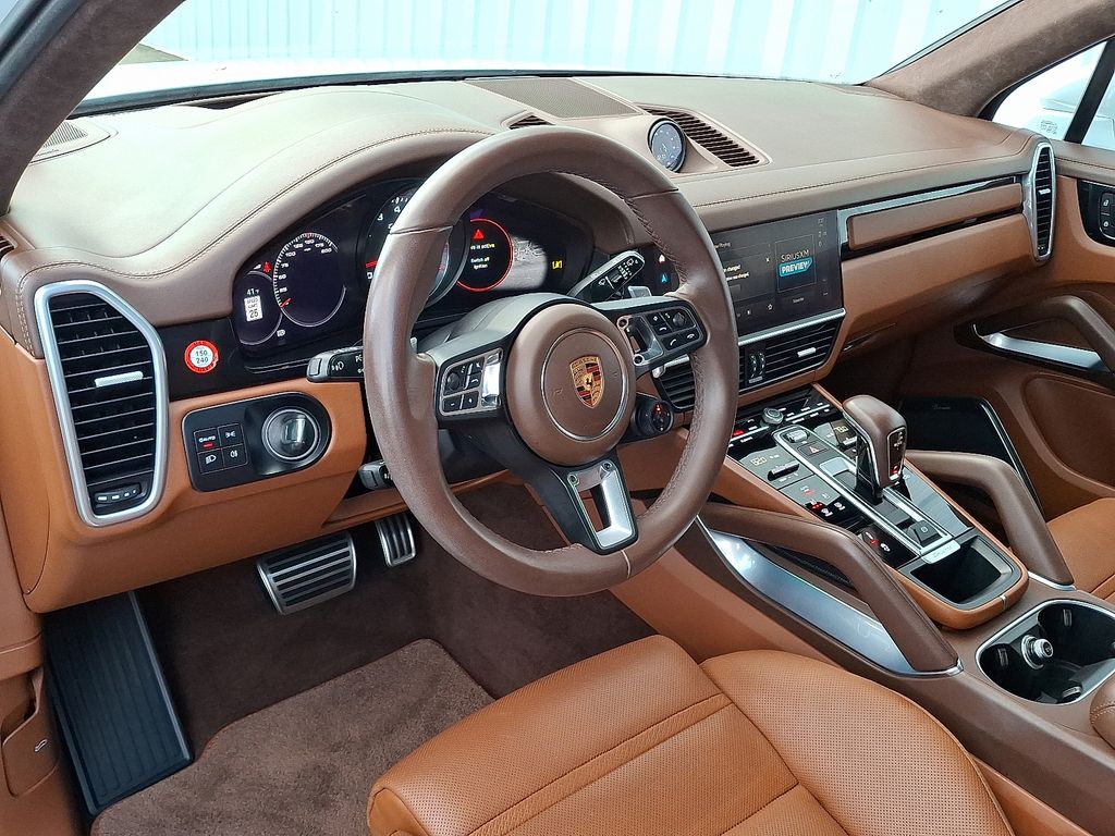 2022 Porsche Cayenne Turbo photo 4