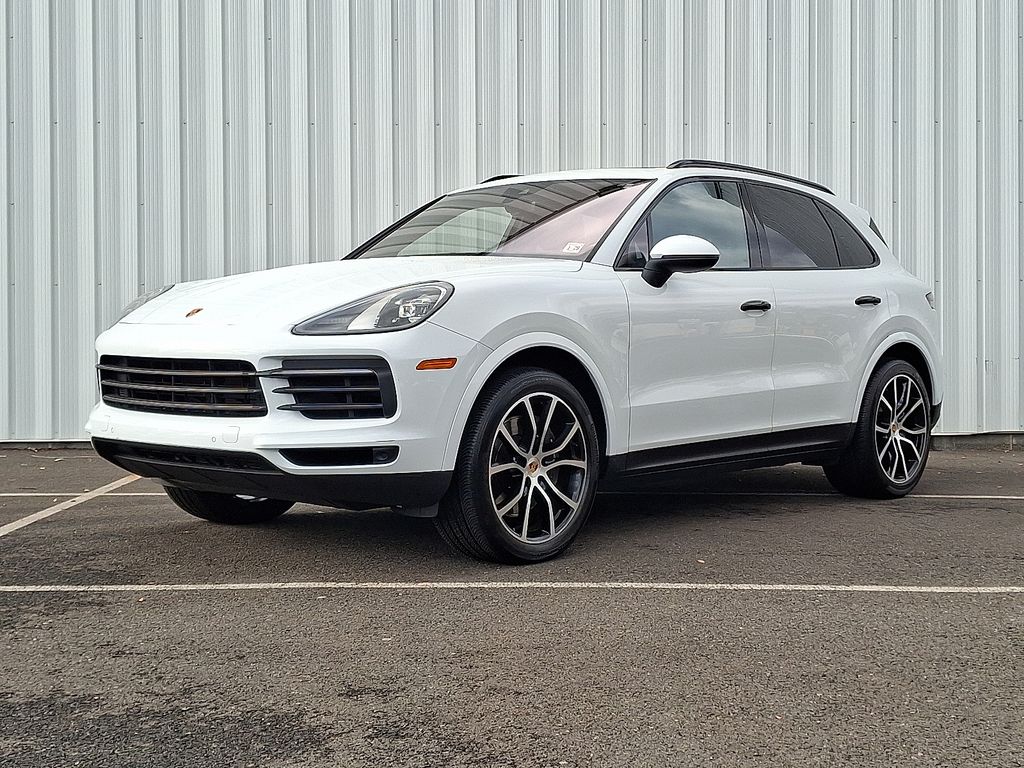 2023 Porsche Cayenne Base's photo