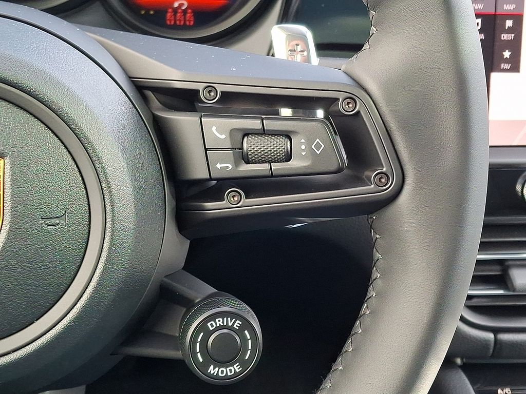 2026 Porsche Macan T - Photo 23