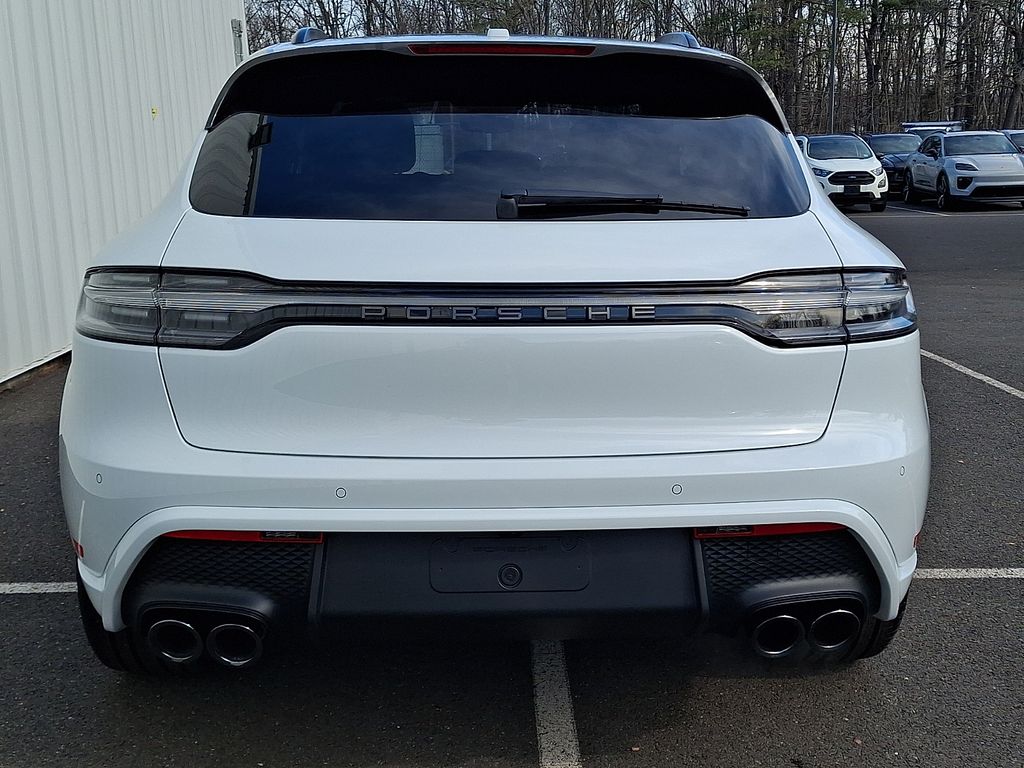 2026 Porsche Macan T - Photo 10