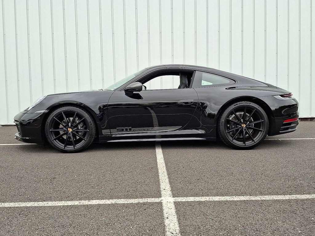 2024 Porsche 911 T photo 2