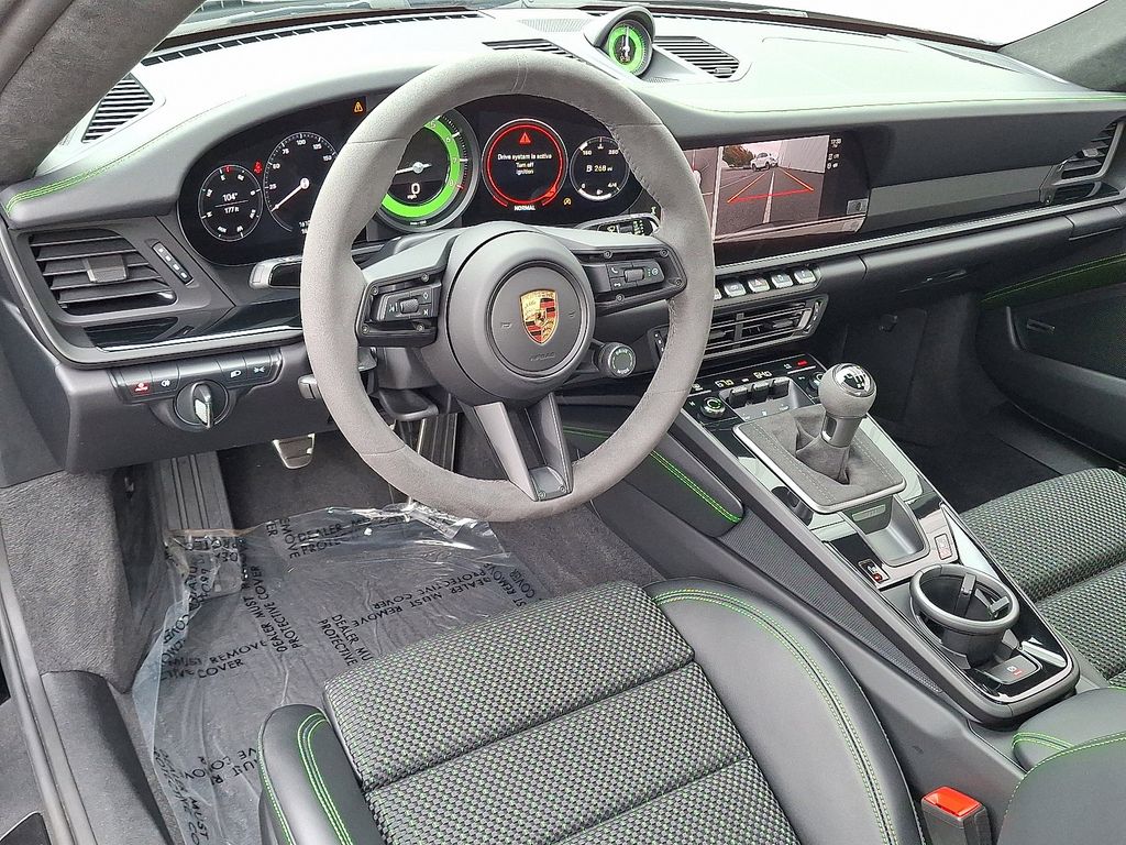2024 Porsche 911 T photo 4