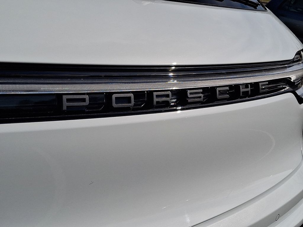 2026 Porsche Macan T - Photo 29