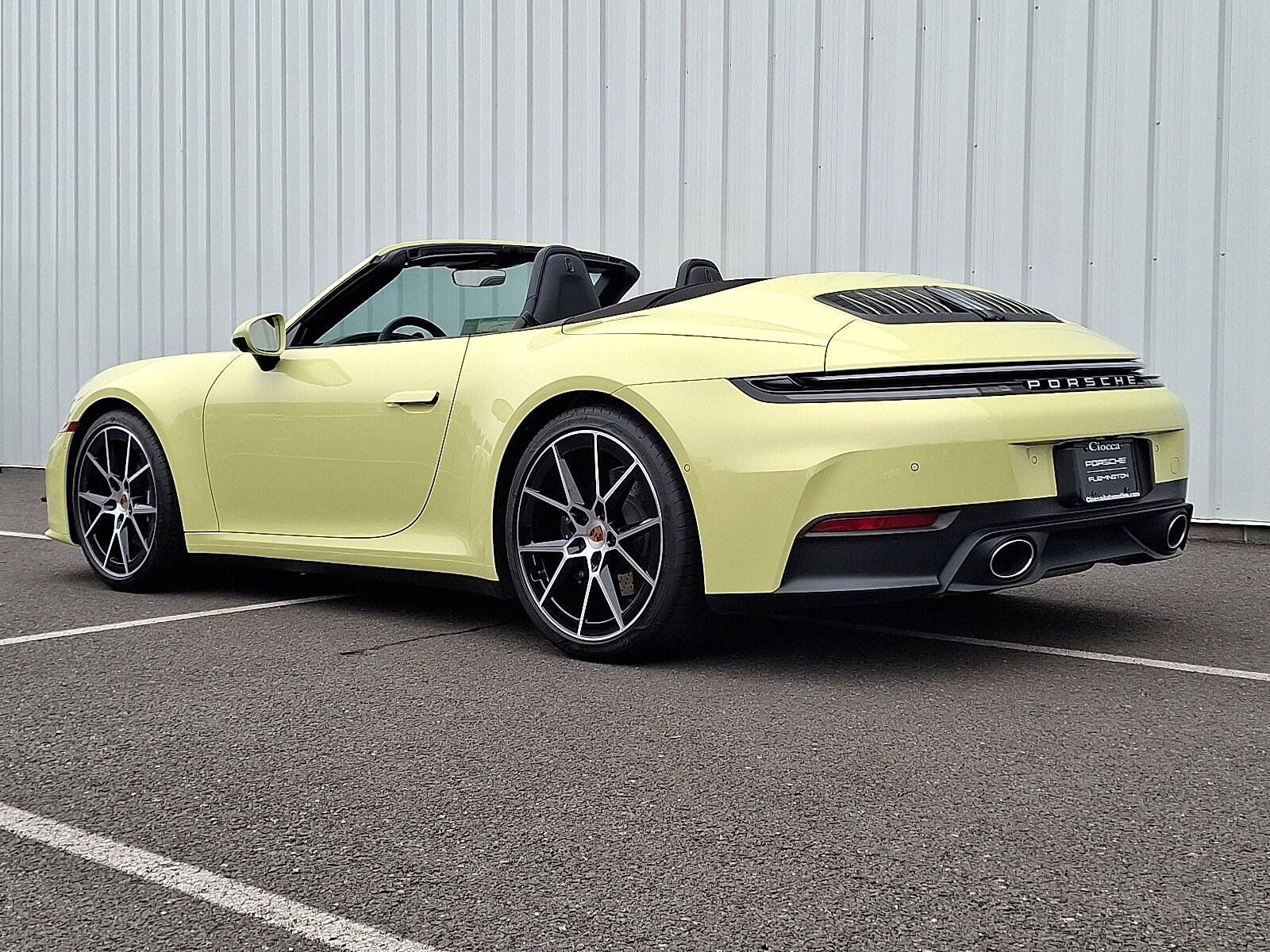 2025 Porsche 911 Cabriolet photo 3