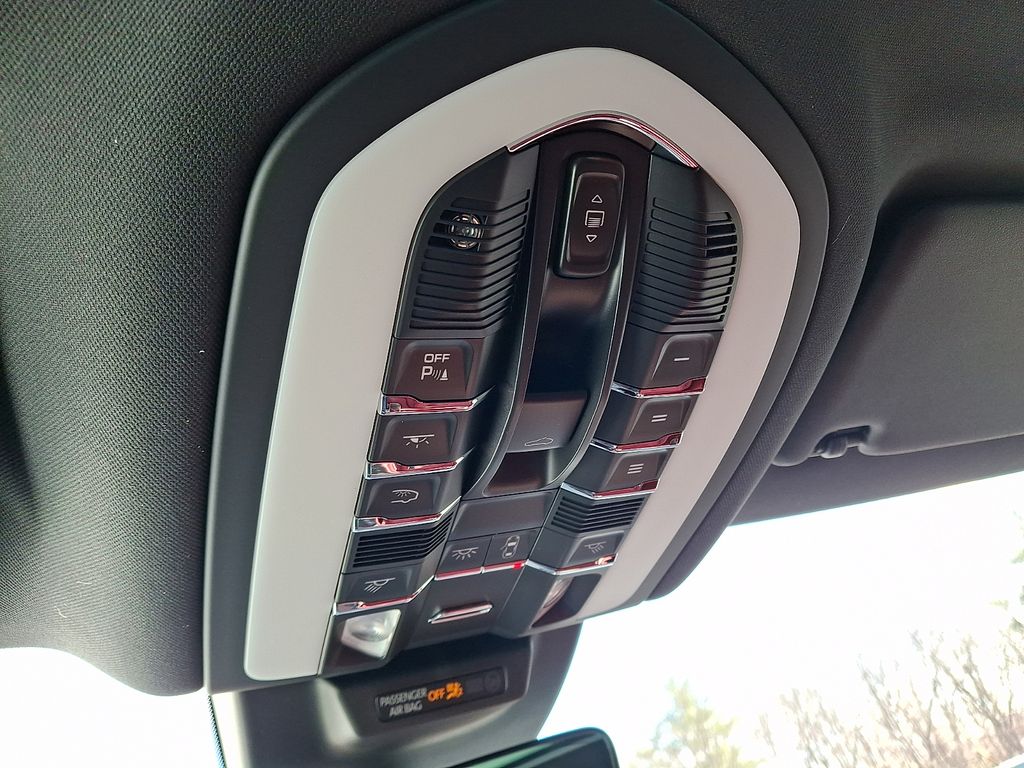 2026 Porsche Macan Base - Photo 27