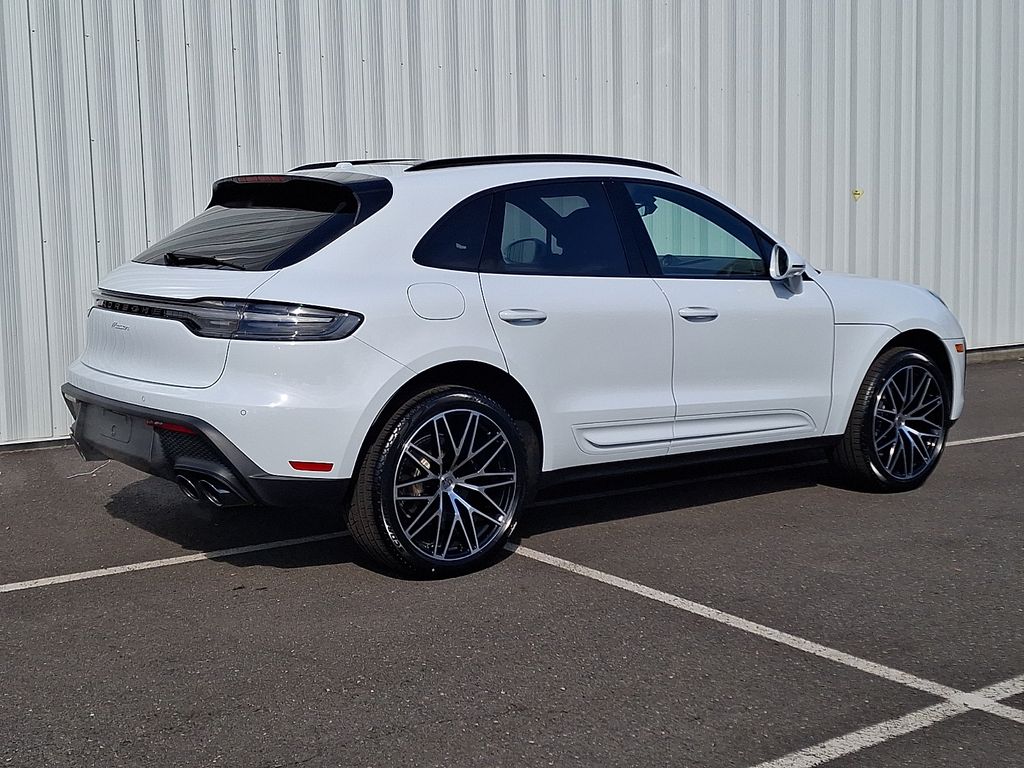 2026 Porsche Macan Base - Photo 9