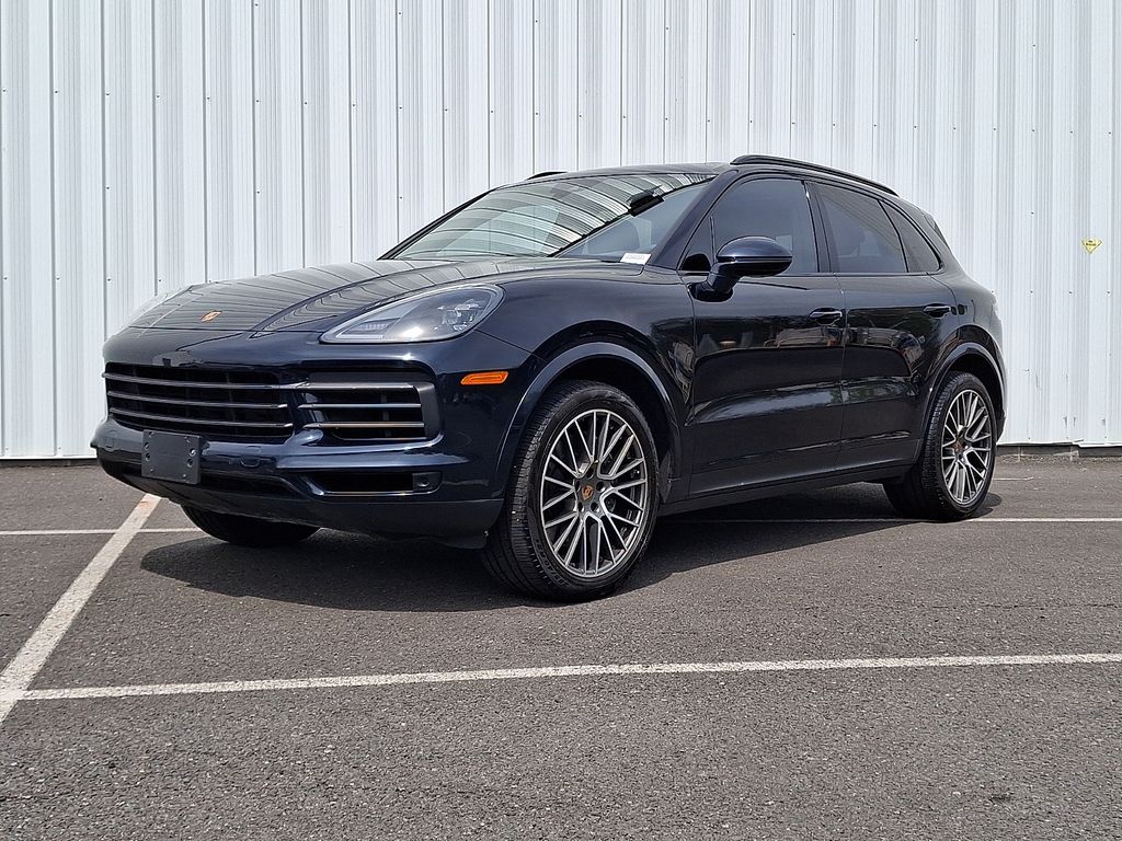 2023 Porsche Cayenne Platinum Edition's photo
