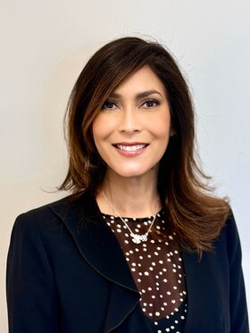 Staff member Carmen Alvarado from ID_1c0abedfd922