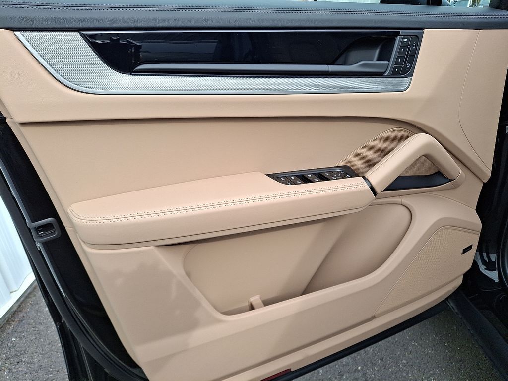 2026 Porsche Cayenne Coup S - Photo 16