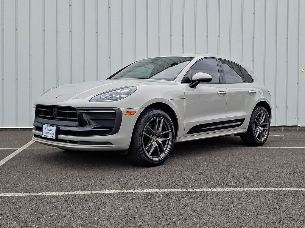 2023 Porsche Macan -'s photo